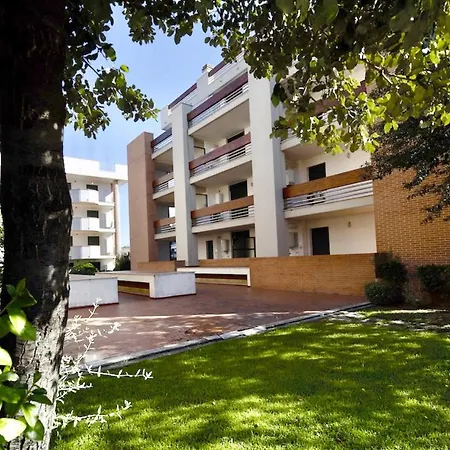 Isa-apartments 2 Beds In With Swimming-pool In San Vincenzo, Just 600 Meters From The Sea