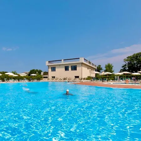 公寓式酒店 Isa-apartments 2 Beds In With Swimming-pool In San Vincenzo, Just 600 Meters From The Sea 圣温琴佐