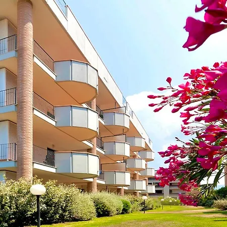 Isa-apartments 2 Beds In With Swimming-pool In San Vincenzo, Just 600 Meters From The Sea 公寓式酒店 圣温琴佐
