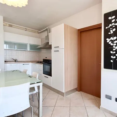Isa-apartments 2 Beds In With Swimming-pool In San Vincenzo, Just 600 Meters From The Sea 公寓式酒店 圣温琴佐